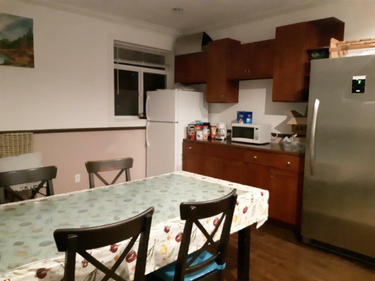 Vancouver Jenny'S Guesthouse Коквітлам Екстер'єр фото